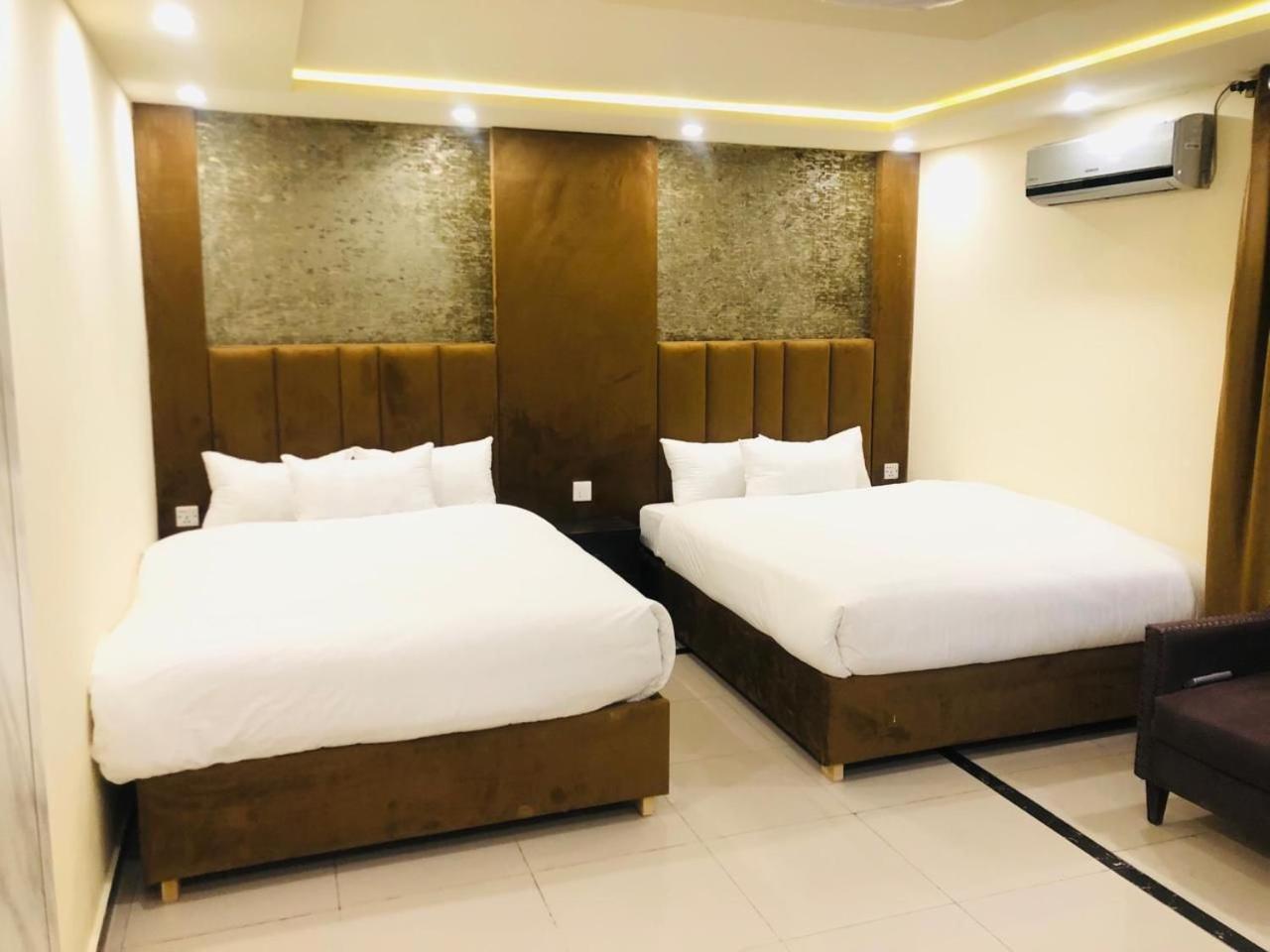 Blue Moon Residency Jinnah Super Islamabad Esterno foto