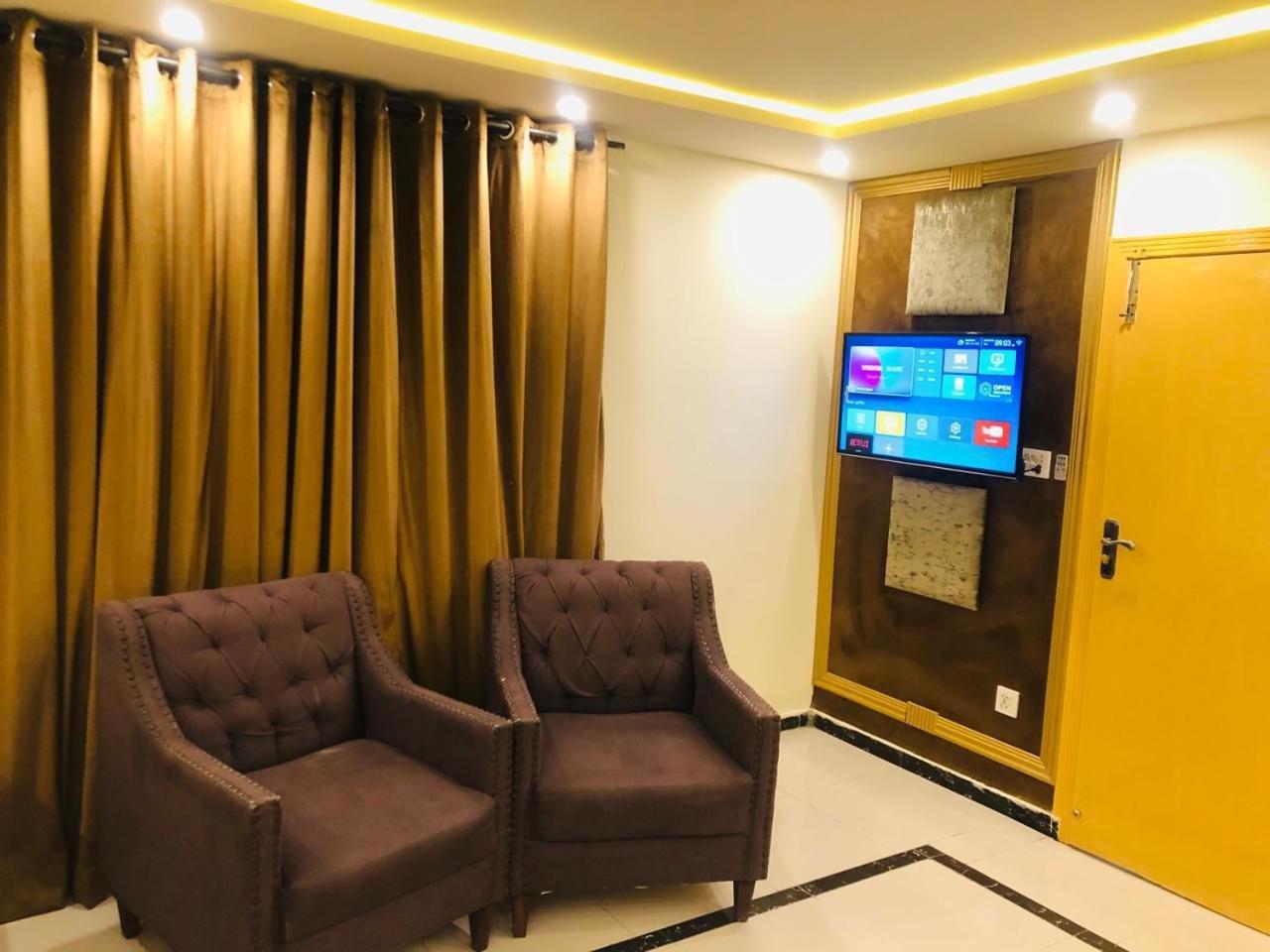 Blue Moon Residency Jinnah Super Islamabad Esterno foto